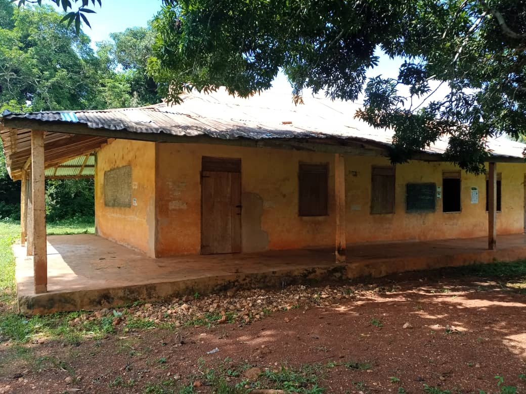 Kwahu Oda JHS Building-Front